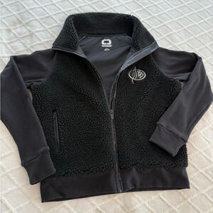 Vintage women’s black Ogio fleece jacket with exaggerated collar size small